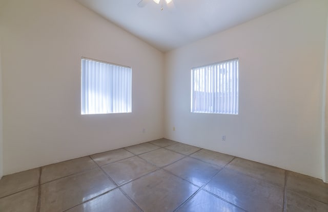 2360 N 4th Ave Unit 2 photos photos