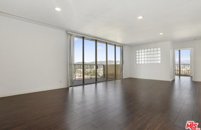 2170 CENTURY - 2170 West Century Boulevard, Westmont, CA 90047