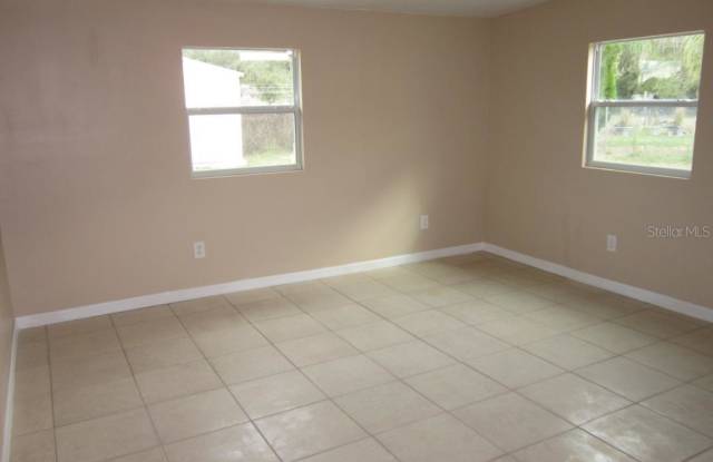 5249 DAWN LANE Gallery 3