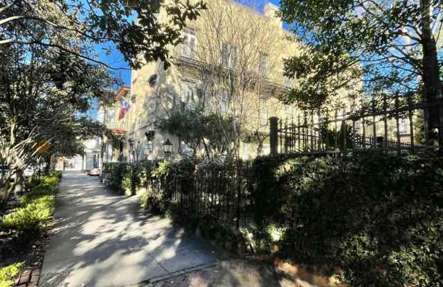 Charming 1 Bedroom, 1 Bathroom Courtyard Apartment in Downtown Savannah photos photos