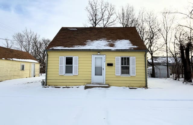 116 S Bonebrake St - 116 South Bonebrake Street, Hutchinson, KS 67501