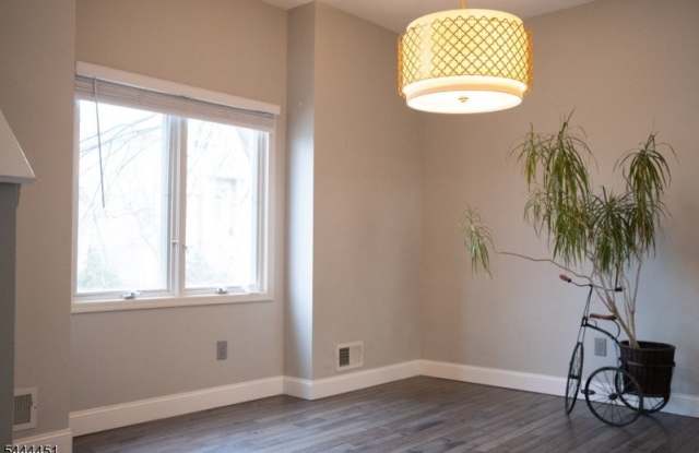 55 Clarken Dr Gallery 2