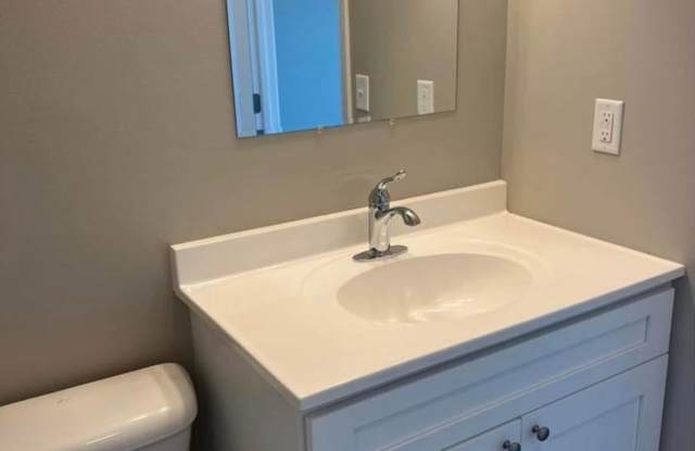 2 bed, 1.5 bath Townhouse photos photos