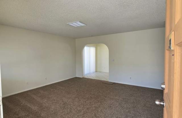 A Very Nice and Clean 3 Bedroom Single Story House in East Las Vegas. NO HOA!!! Gallery 4