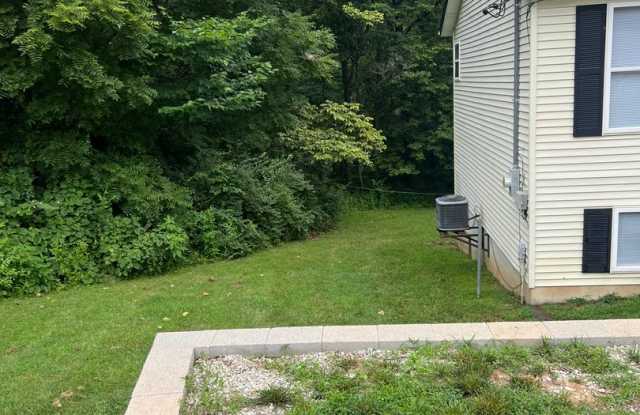 Spacious 4 bedroom Home conveniently located right off of I44 Gallery 2