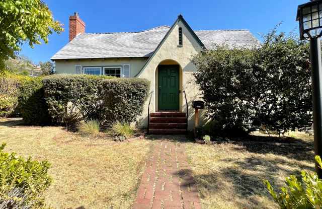 Single-Level 2-Bedroom 2-Bath House + Garage w/ Air Conditioning photos photos