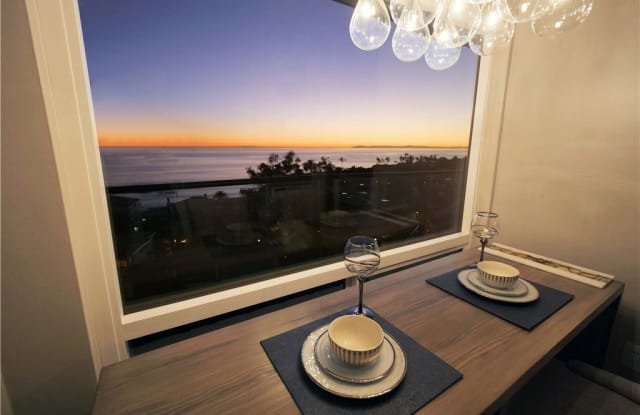 694 N Coast Hwy - 694 N Coast Hw, Laguna Beach, CA 92651