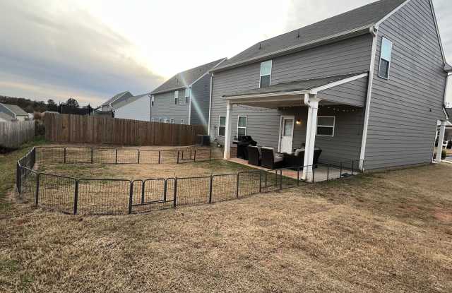 Beautiful. spacious 4 bedroom house in Athens, GA! Gallery 4
