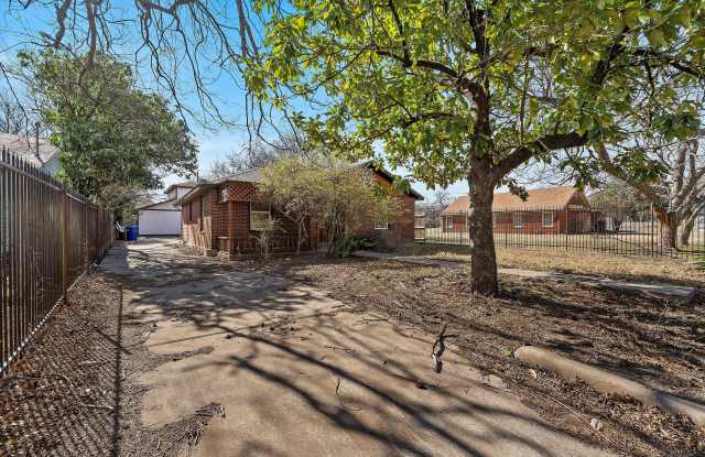 2608 McFerrin Avenue Gallery 2