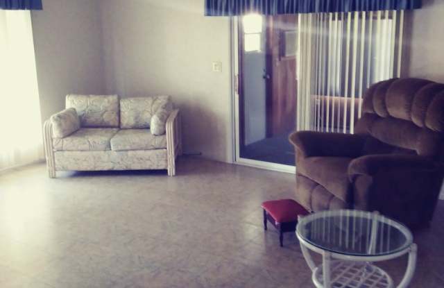 St. Cloud, 2 Bed, 2 Bath, 2 Bonus rooms, close to stores photos photos