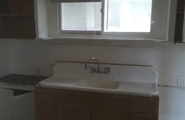 6051 Whitewood Gallery 3