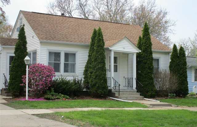 715 Olive St; Cedar Falls - 715 Olive Street, Cedar Falls, IA 50613