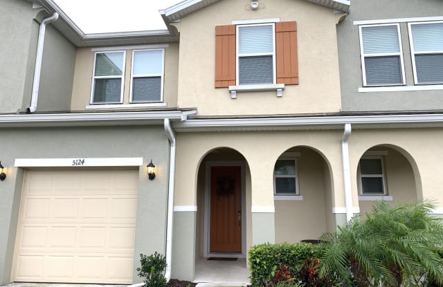 5124 Crown Haven Dr - 5124 Crown Haven Drive, Osceola County, FL 34746