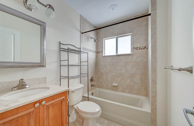 410 SW 15th Street unit: 204 photos photos 410 SW 15th Street unit: 204 photos photos