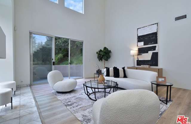 1701 N Beverly Drive photos photos