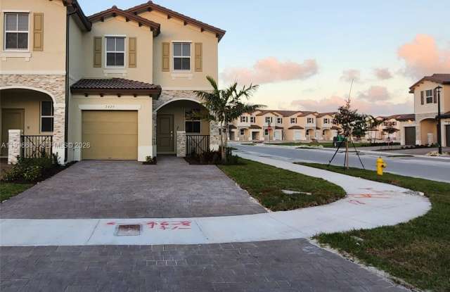 2429 Southeast 28th Drive photos photos