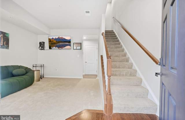 10521 RAWLINS Lane Gallery 4