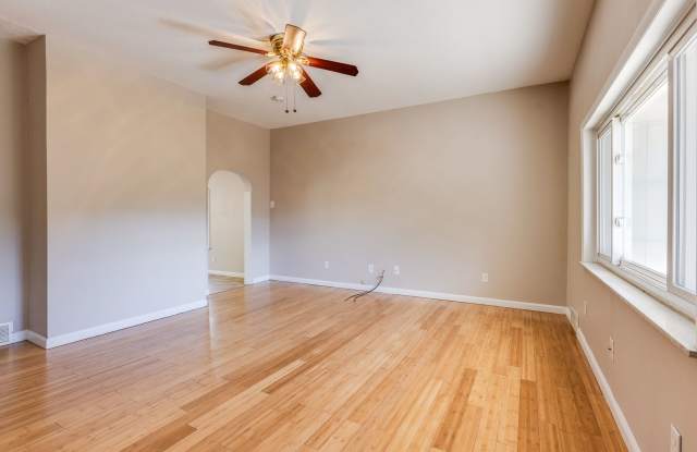 Available July - Spacious 3 Bedroom Apartment in Mt Washington! photos photos