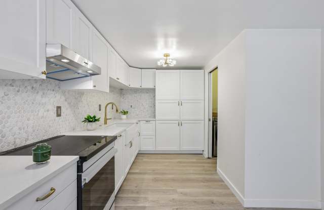 8105 Redlands Street photos photos