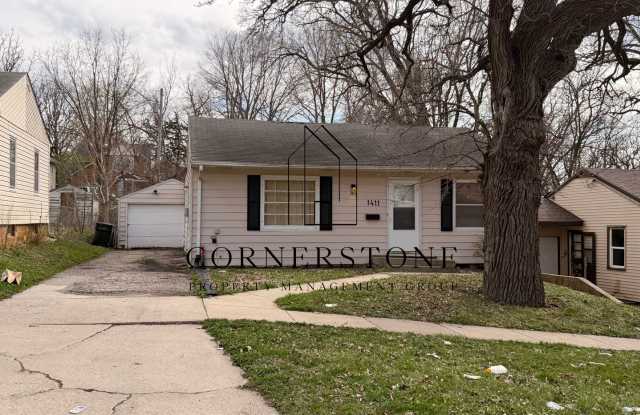 Spacious 2+ bedroom Ranch $850 photos photos