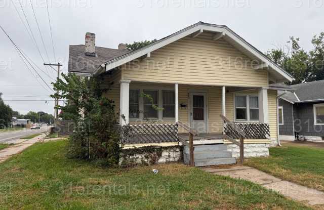 $775 - 2 bedroom / 1 bathroom - Single Family Home Gallery 3