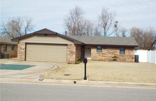 13 Von Elm Avenue - 13 Von Elm Avenue, Yukon, OK 73099