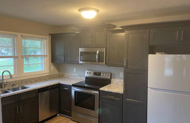 Newly renovated home with 4 bedrooms! Must see! Gallery 3
