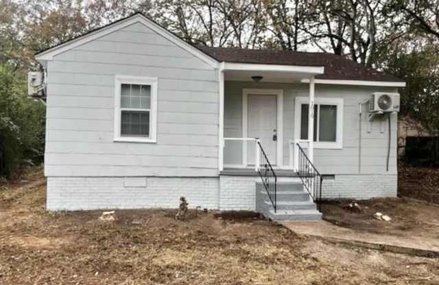 1019 Combs Street - 1019 Combs Street, Jackson, MS 39204 1019 Combs Street - 1019 Combs Street, Jackson, MS 39204