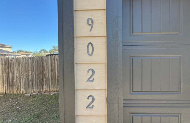 FRESHLY PAINTED (OCT 2026)  |  NO CARPET  |  HUGE LOFT  |  COVERED PATIO  |  CUL-DE-SAC  |  OVERSIZED LOT Gallery 4