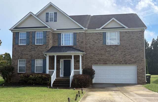 Spacious 5 bedroom home in Elon Gallery 1