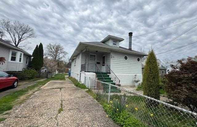 222 GLENWOOD AVENUE photos photos