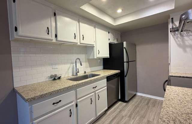 Stylish & Comfortable Townhome in Point Loma Gallery 4