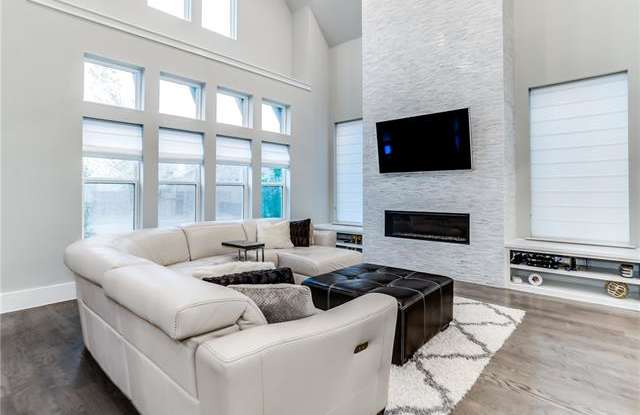 8051 Sunflower Lane Gallery 3