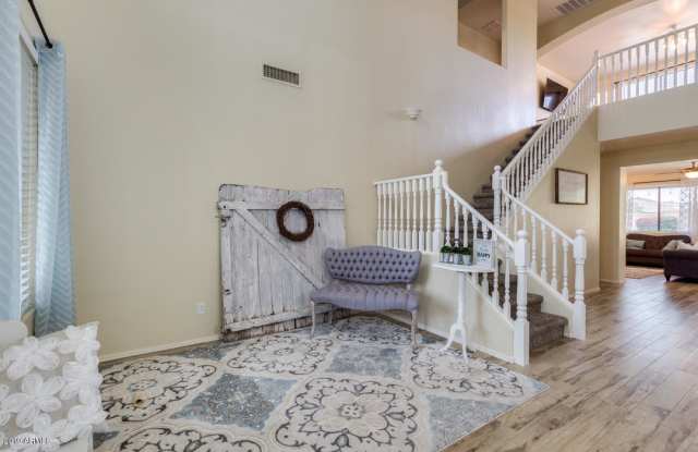 7432 W HONEYSUCKLE Drive Gallery 3