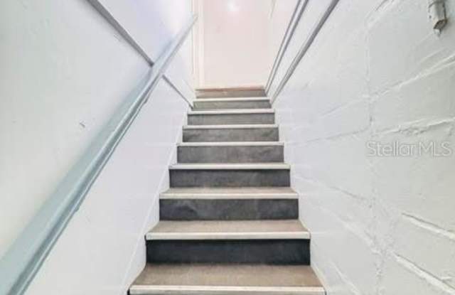 2722 S SUNRISE Court Gallery 4