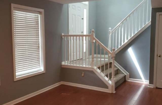 401 Autumn Dr. Gallery 4