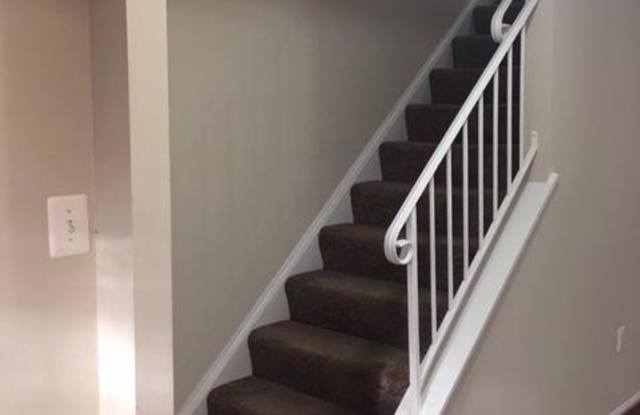 3092 TECUMSEH COURT Gallery 2