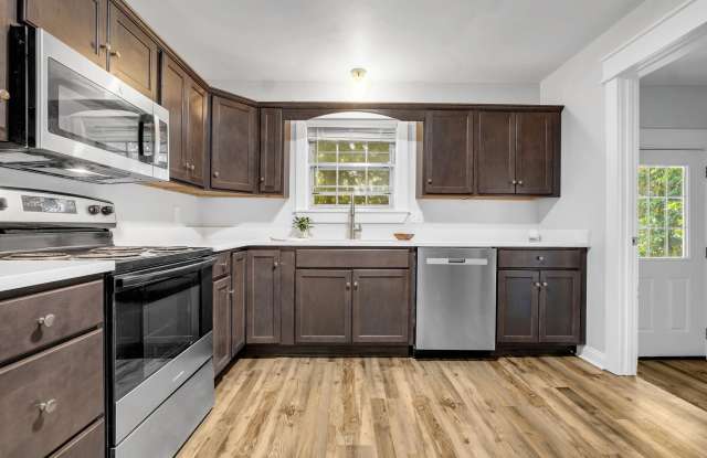 1115 N Woodward Avenue photos photos