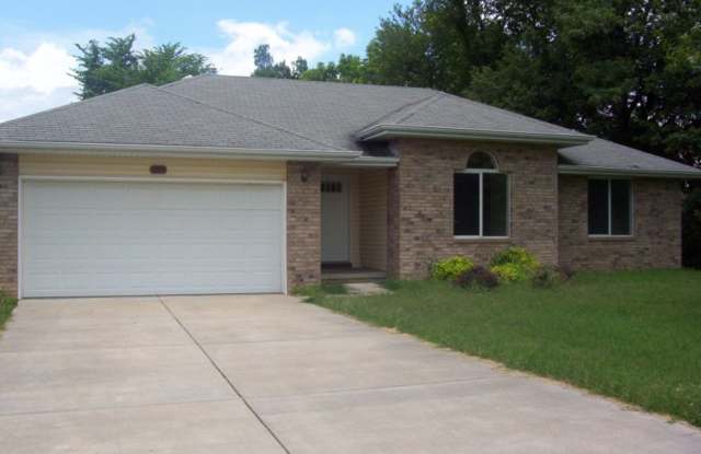 Three bedroom house in quiet neighborhood! Gallery 1