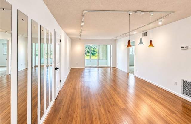 1356 Myerlee Country Club Boulevard Gallery 2