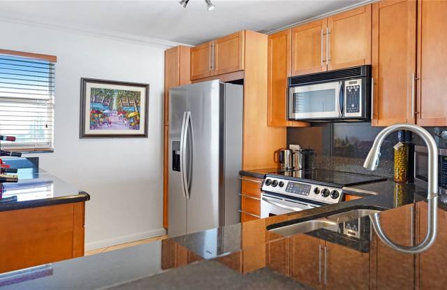 4800 Bayview Drive photos photos