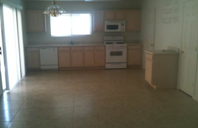 1734 W WILDWOOD Drive Gallery 2