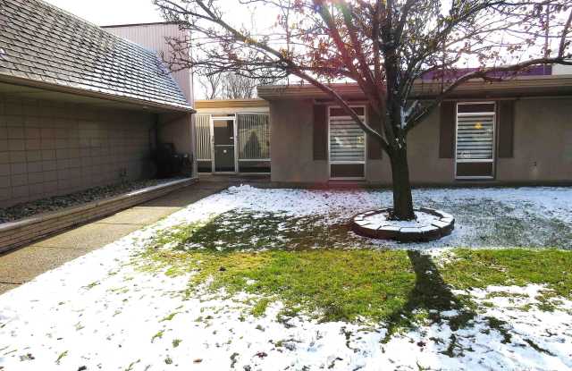 37520 Gratiot photos photos