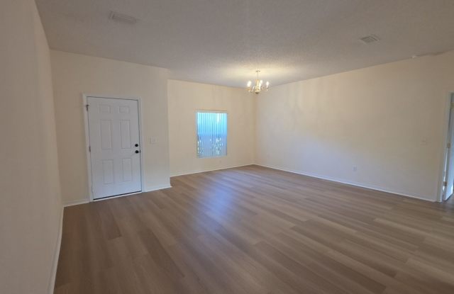 Newly renovated 3 bed, 2 bath home located minutes from Palm Coast dining, shopping, and the beach Gallery 3