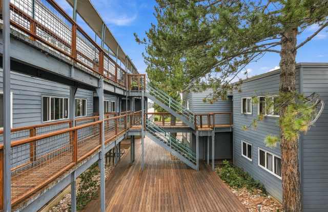 1592 Bradley Dr Gallery 1