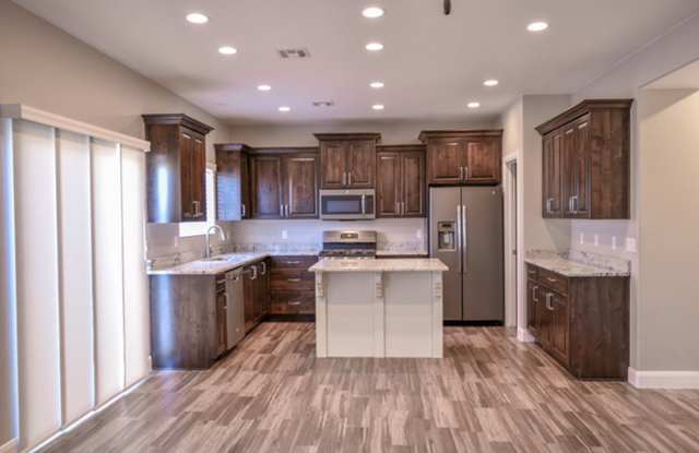 3 Bedroom 2.5 Bathroom in Beautiful Santa Clara, Utah Gallery 1