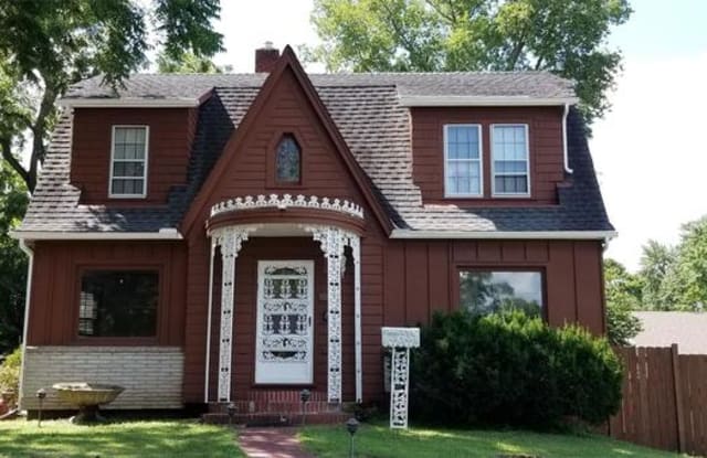 10815 Johnson Drive - 10815 Johnson Dr, Shawnee, KS 66203