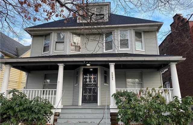 1551-5 E. 118th St. photos photos