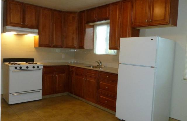 447 Central Ct Gallery 2