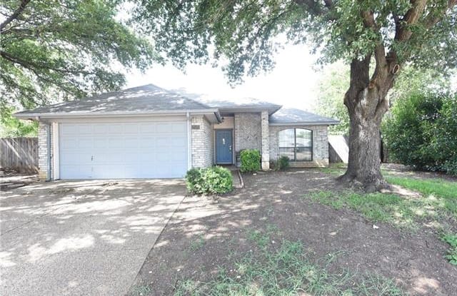 2520 Laurelhill Lane - 2520 Laurelhill Ln, Fort Worth, TX 76133